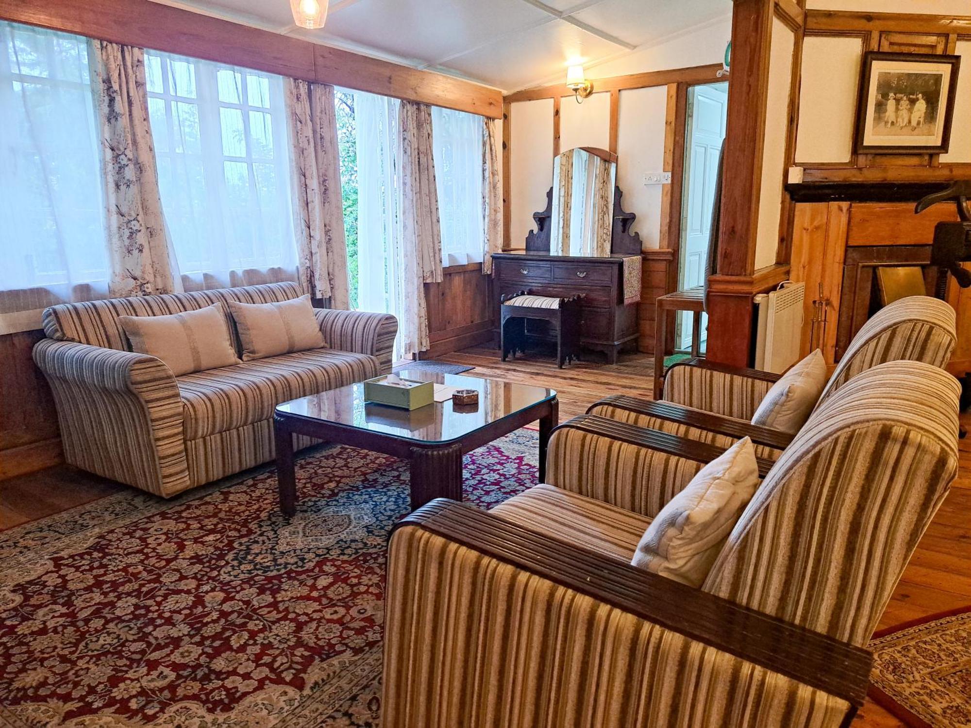 The Heritage Club - Tripura Castle Hotel And Spa 西隆 外观 照片