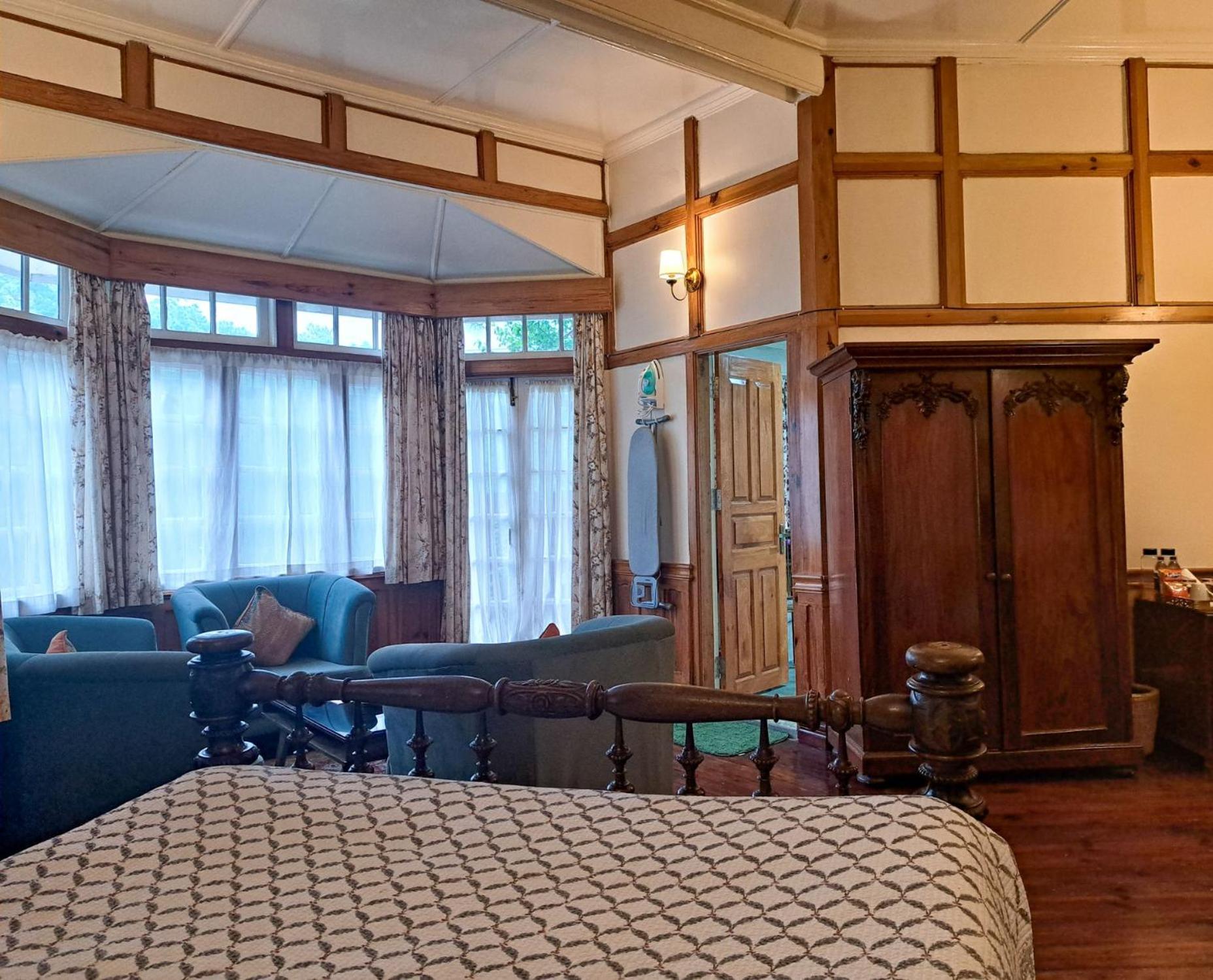 The Heritage Club - Tripura Castle Hotel And Spa 西隆 外观 照片