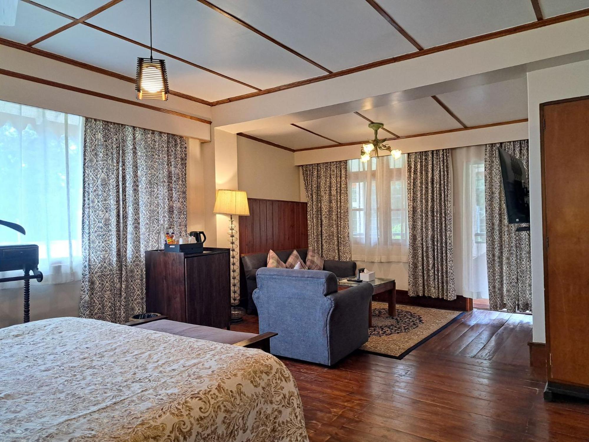 The Heritage Club - Tripura Castle Hotel And Spa 西隆 外观 照片