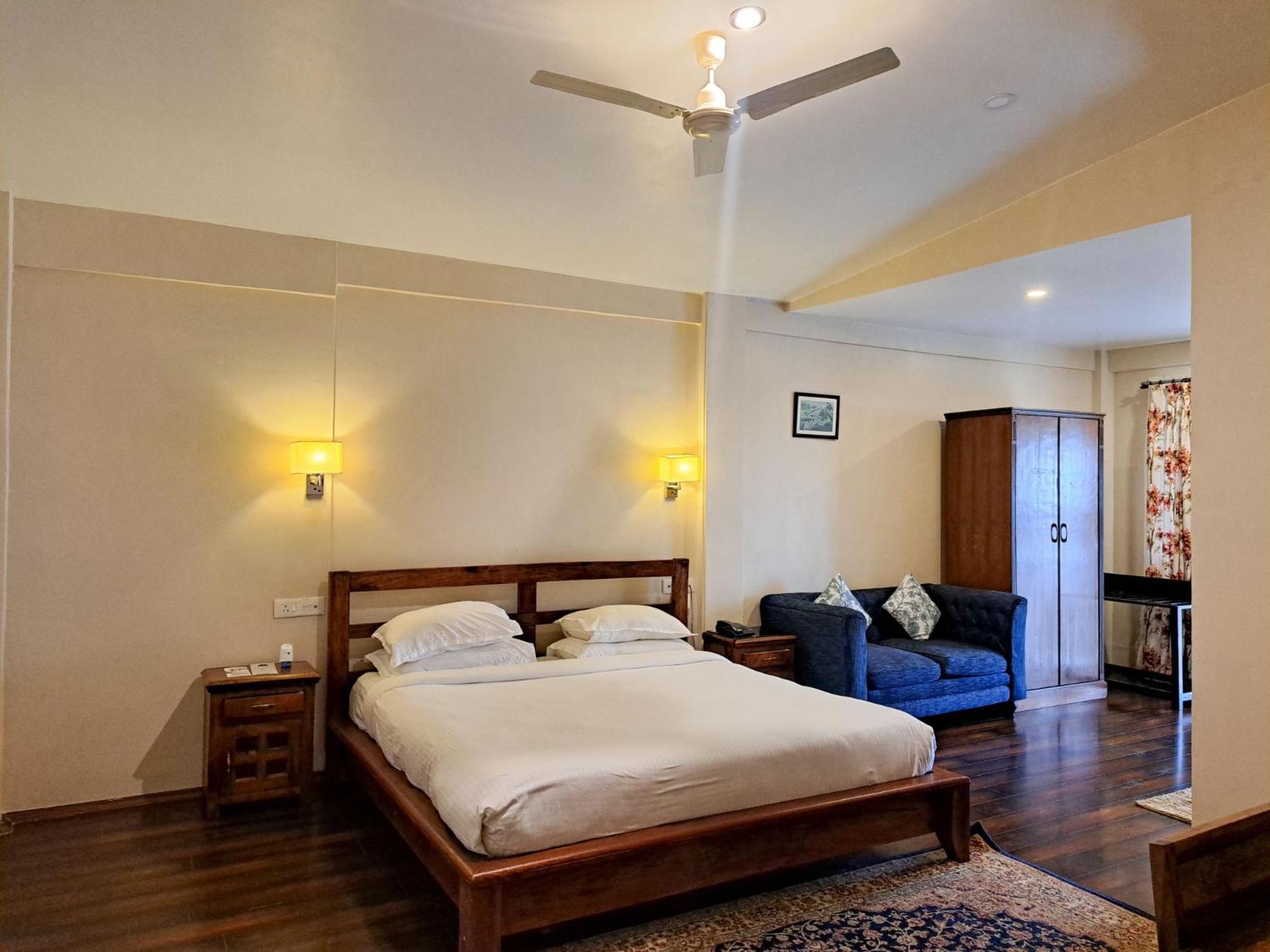 The Heritage Club - Tripura Castle Hotel And Spa 西隆 外观 照片