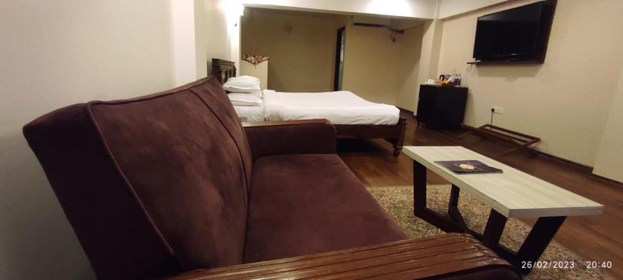 The Heritage Club - Tripura Castle Hotel And Spa 西隆 外观 照片