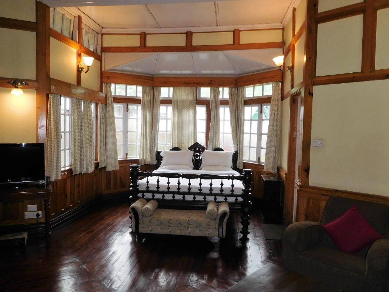 The Heritage Club - Tripura Castle Hotel And Spa 西隆 外观 照片