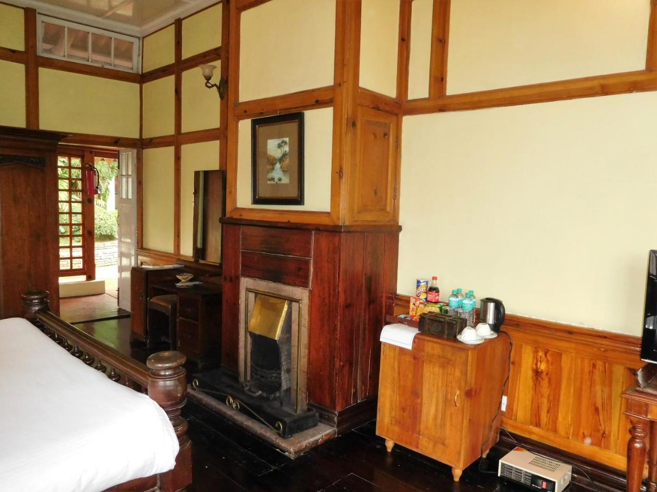 The Heritage Club - Tripura Castle Hotel And Spa 西隆 外观 照片