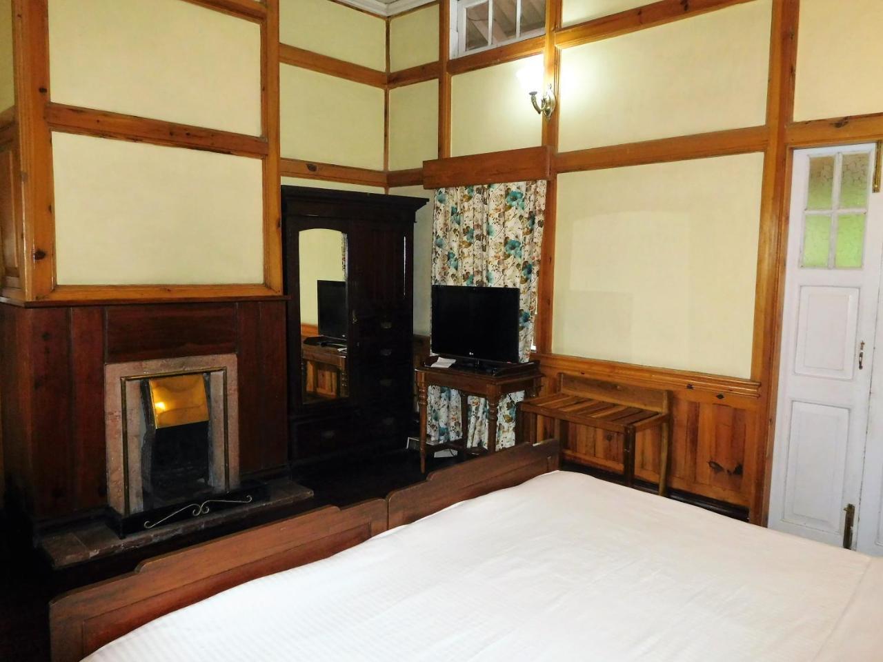 The Heritage Club - Tripura Castle Hotel And Spa 西隆 外观 照片