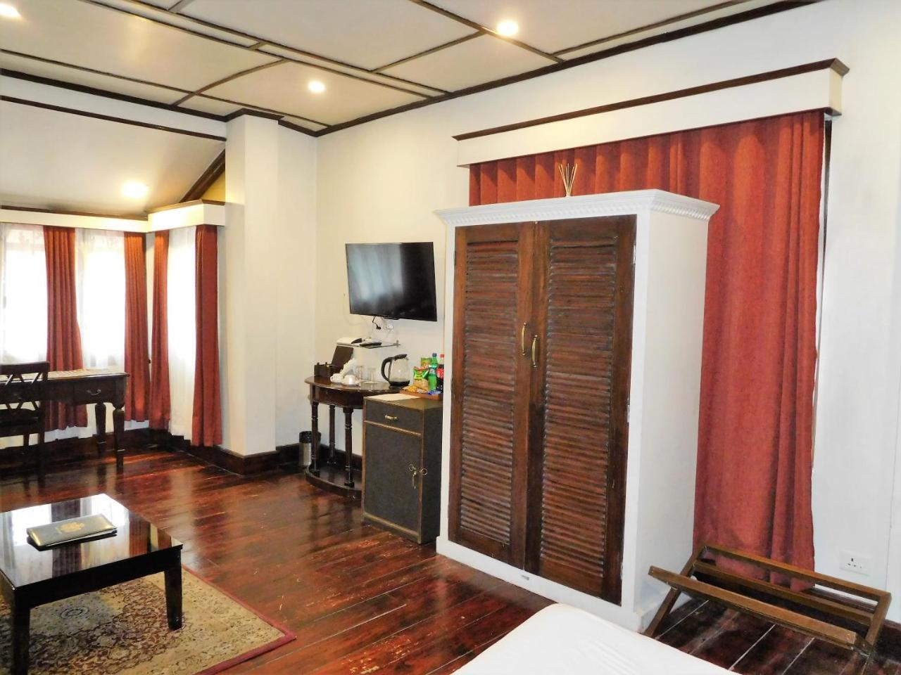 The Heritage Club - Tripura Castle Hotel And Spa 西隆 外观 照片