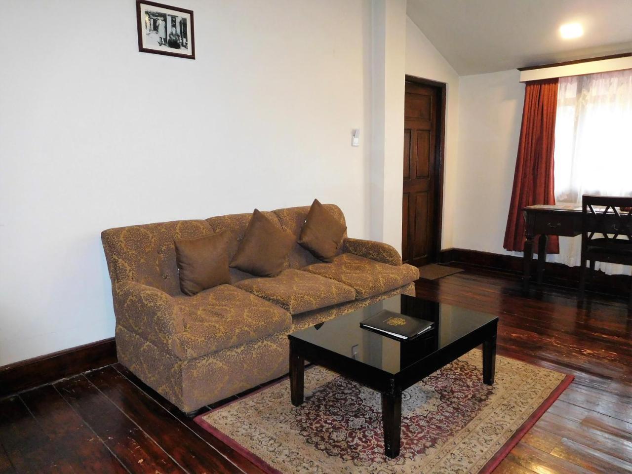 The Heritage Club - Tripura Castle Hotel And Spa 西隆 外观 照片